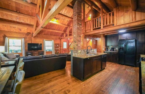 Afton House | Modern 4 bd Log Cabin in Afton on 151 Brew/Wine Trail/Hike/Ski