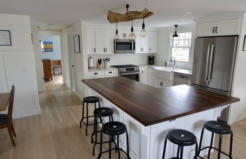 Dennis House | Modern 4 BDR Northside Dennis Beach House w/Central A/C