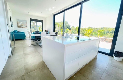 Lo Rufete Villa | Modern 4 Bed Villa with Pool LC4