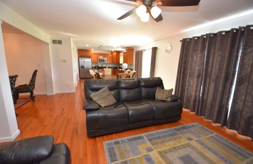 South Bend House | Modern 4 bedroom, 2.5 bath home in South Bend IN