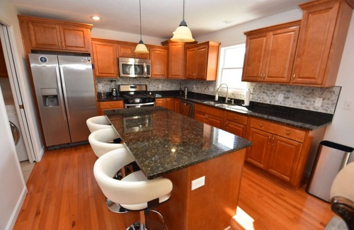 South Bend House | Modern 4 bedroom, 2.5 bath home in South Bend IN