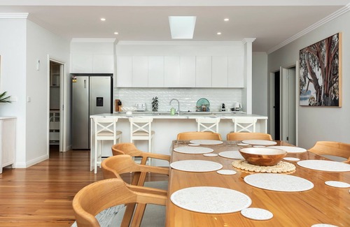 Milton House | Modern 4 Bedroom Family Home Perfect for Getaways