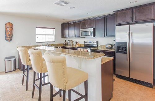 Clearwater House | Modern 4 bedroom House with swimming pool