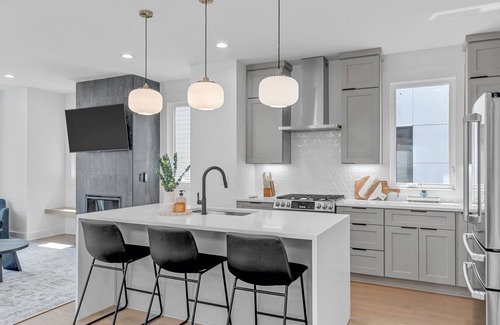 Downtown House | Modern 4-bedroom house Downtown Raleigh Skyline Views