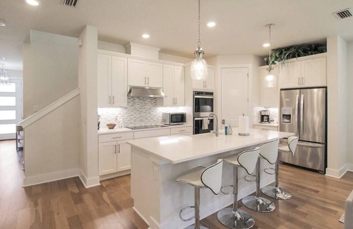 Arlington Park House | Modern 4 BR home in the heart of Sarasota - Luxe Arlington Park Home
