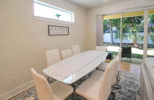 Arlington Park House | Modern 4 BR home in the heart of Sarasota