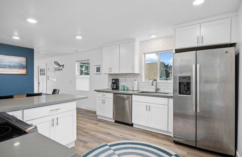 Rockaway Beach House | Modern 4BR Home | Pet-Friendly | Steps to the beach | Hot Tub | Fire Pit