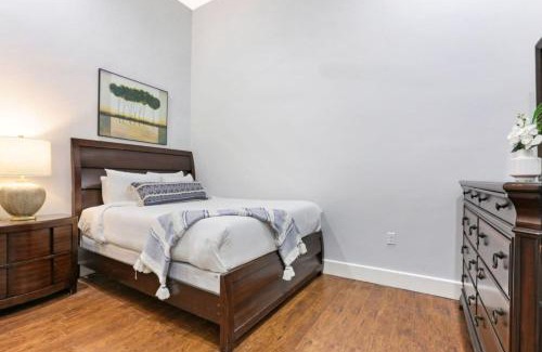 Faubourg Lafayette Apartment | Modern 4BR Living in Downtown NOLA
