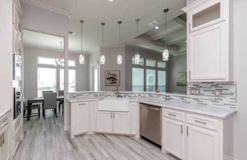 South Side House | Modern 4BR New Home with Blazing Fast 536 Mbps WiFi -Just 15 Min Drive to Beach!