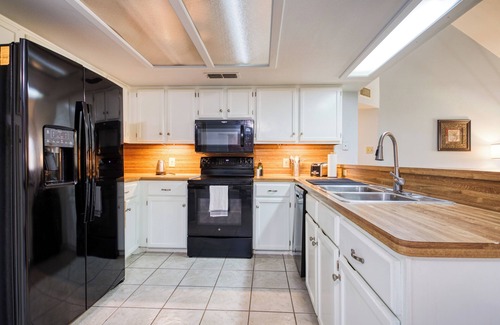 Flour Bluff House | Modern 4BR Oasis Near Corpus Christi Beach