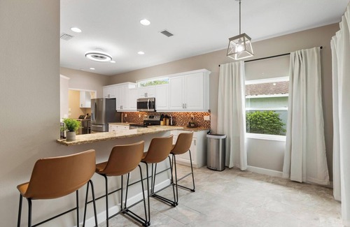 South Gate Ridge House | Modern 4BR Sarasota Retreat w/Saltwater Pool, Jacuzzi & Stylish Minimalist Desi