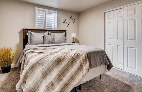 South Westminster House | Modern 5 Bedroom/3 Bath Westminster Ranch Home