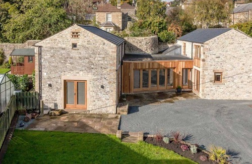 Bakewell House | Modern 5 bedroom family friendly barn conversion in the heart of Bakewell.