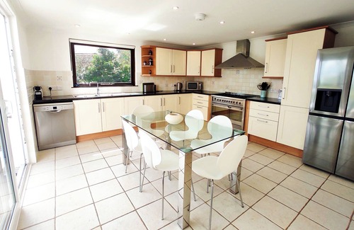 Carlyon Bay House | Modern 5 Bedroom House, Large Private Pool, Private Garden, and Sea View