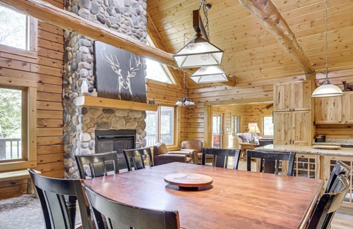 Necedah Cabin | Modern 5-Bedroom Log Cabin - 1/2 mile to Castle Rock Lake – 30 Mins to the Dells