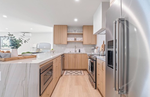 Point Loma Heights House | Modern 5BDR Beach House Near Sunset Cliffs | Point View Retreat by AvantStay