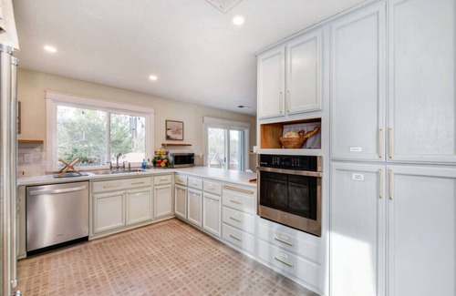 Cameron Park House | Modern 5BR in Cameron Park Lake