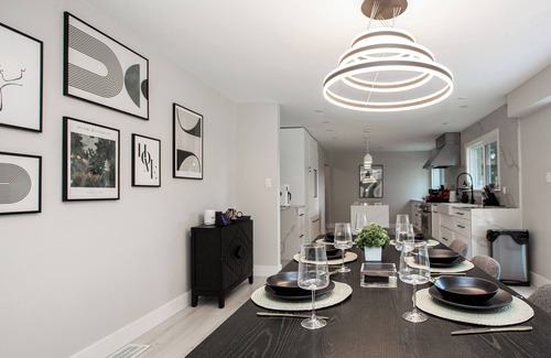 Cobble Hill House | Modern 5BR Luxury Getaway
