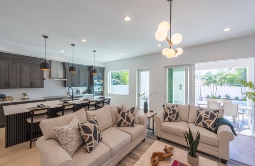 Arlington Park House | Modern 6BR Sarasota Getaway w/Heated Pool & Rooftop Terrace