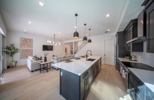Arlington Park House | Modern 6BR Sarasota Getaway w/Heated Pool & Rooftop Terrace