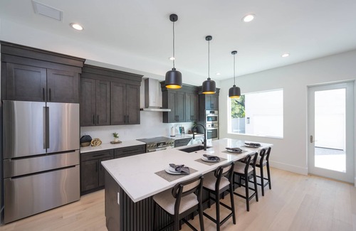 Arlington Park House | Modern 6BR Sarasota Getaway w/Heated Pool & Rooftop Terrace