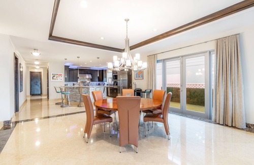 Birch Park Finger Streets House | Modern 7,000 SF Beachfront Estate w/Roof Deck
