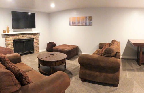 Millcreek House | Modern 7-Bedroom Home Just South of Downtown