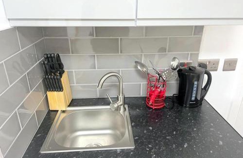 Ravensbury House | Modern 8 bedroom House in South London