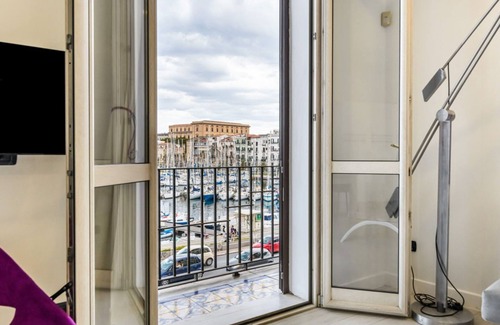 Castellammare Vucciria Apartment | Modern 83 sqm apartment, perfect for 5 people, located on the second floor of an ancient building (NO lift and some steps to access it). The property is located in La Cala, a picturesque port located in the heart of Palermo, just 12 minutes on foot from