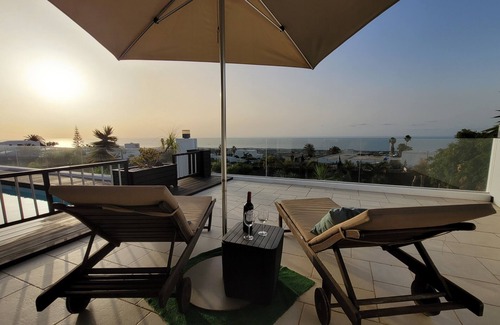 La Asomada Apartment | modern accommodation, large pool, sea view, satellite TV