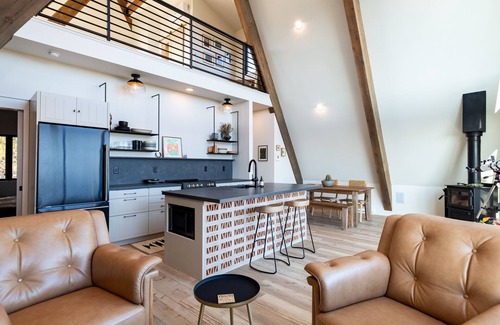 Williams Cabin | Modern Aframe Grand Canyon Pets Views
