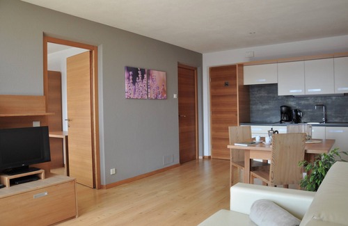 Malles Venosta Apartment | Modern alpine architecture in South Tyrol, vacation apartment with panoramic views