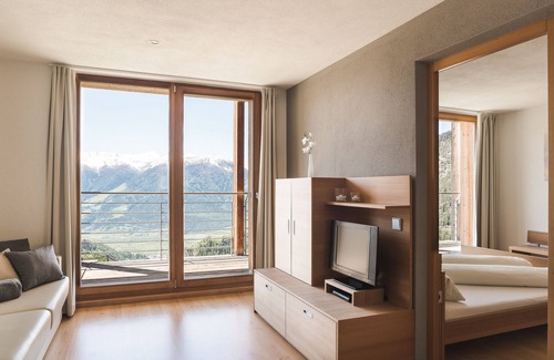 Malles Venosta Apartment | Modern alpine architecture in South Tyrol, vacation apartment with panoramic views