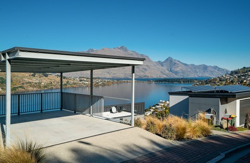 Frankton House | MODERN ALPINE LIVING SPECTACULAR VIEW