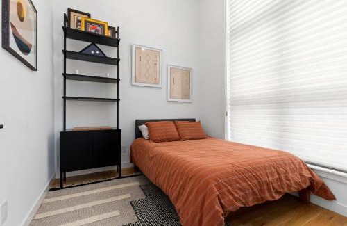 Downtown House | Modern Amenities Downtown - Raleigh Craftsman