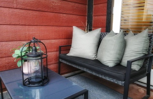 East Kootenay Apartment | Modern and Bright 2BDR/2BR Condo with Mountain Views