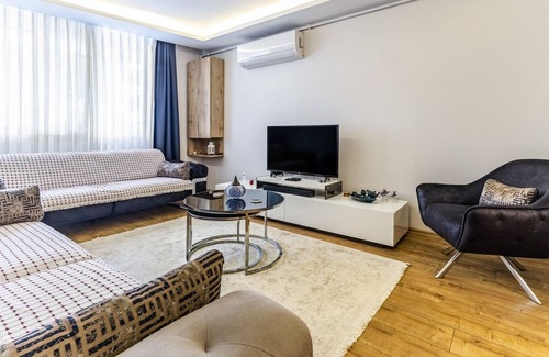 Maltepe Apartment | Modern and Central Flat Near Seashore and Marmaray