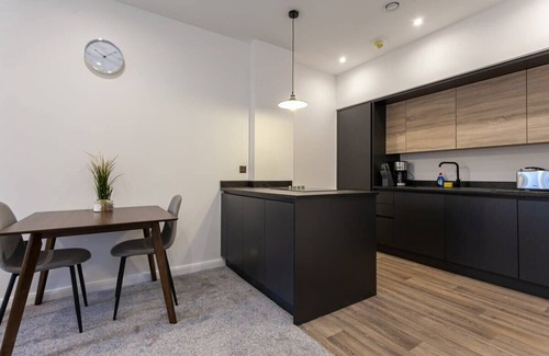 Bolton Apartment | Modern and Chic 1BR Apartment in Bolton