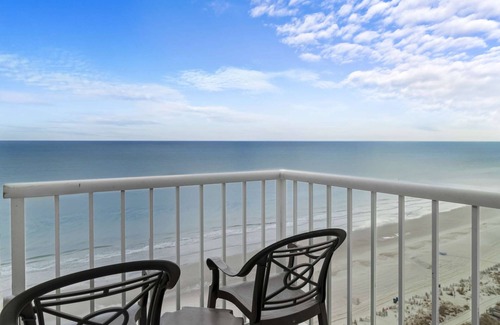 Myrtle Beach Apartment | Modern and Contemporary Oceanfront Retreat