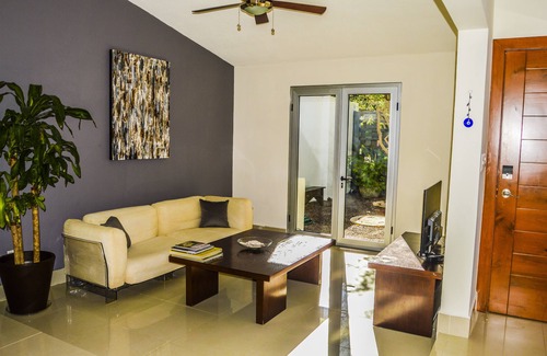 La Paz House | Modern and Cozy Home in Gated Community