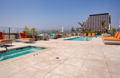 Downtown Apartment | Modern and Cozy 2 Bedroom Apartment in the Heart of Glendale