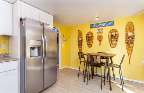 Peru House | Modern and Cozy Cabin short walk to Lake Champlain - Dog Friendly!