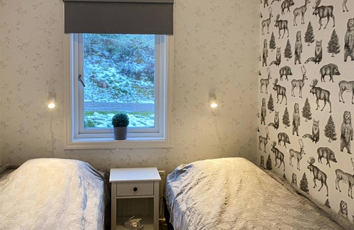 Kinda Municipality House | Modern and cozy cottage overlooking lake Åsunden.