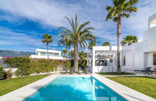 Marbella Villa | Modern and Luxurious Family Villa close to the Beach