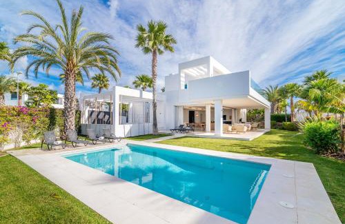 Marbella Villa | Modern and Luxurious Family Villa close to the Beach