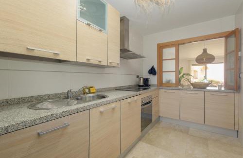 New Golden Mile Apartment | Modern and luxurious holiday home with sea views in Benahavís