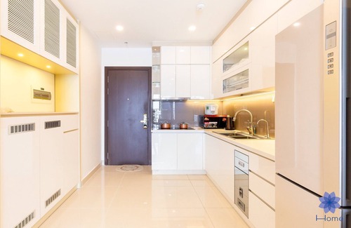 Phu Nhuan Apartment | Modern and Luxury 2Brs Apt w/Free Gym & Pool, 2km from TSN airport