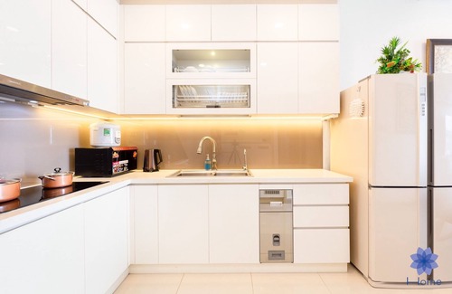 Phu Nhuan Apartment | Modern and Luxury 2Brs Apt w/Free Gym & Pool, 2km from TSN airport