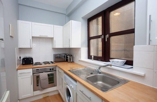 City Centre Glasgow Condo | Modern and refurbished Flat in Merchant City