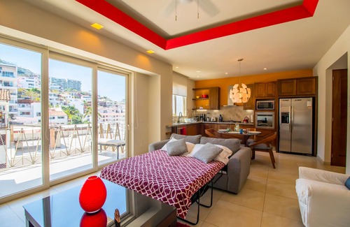 Amapas Condo | Modern and spacious condo V177 in the Romantic zone of Puerto Vallarta!